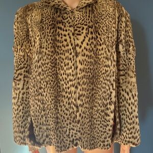 Malley’s Leopard Fur Coat Short Coat Cloak with Arm Slits